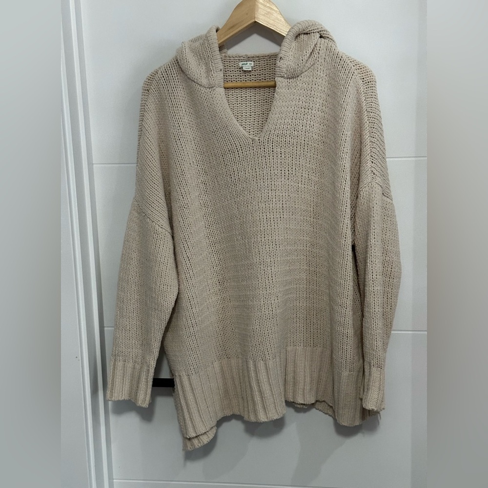 Aerie: Long Sleeve Hooded Sweater- Size Medium (pit to pit approx 27in)